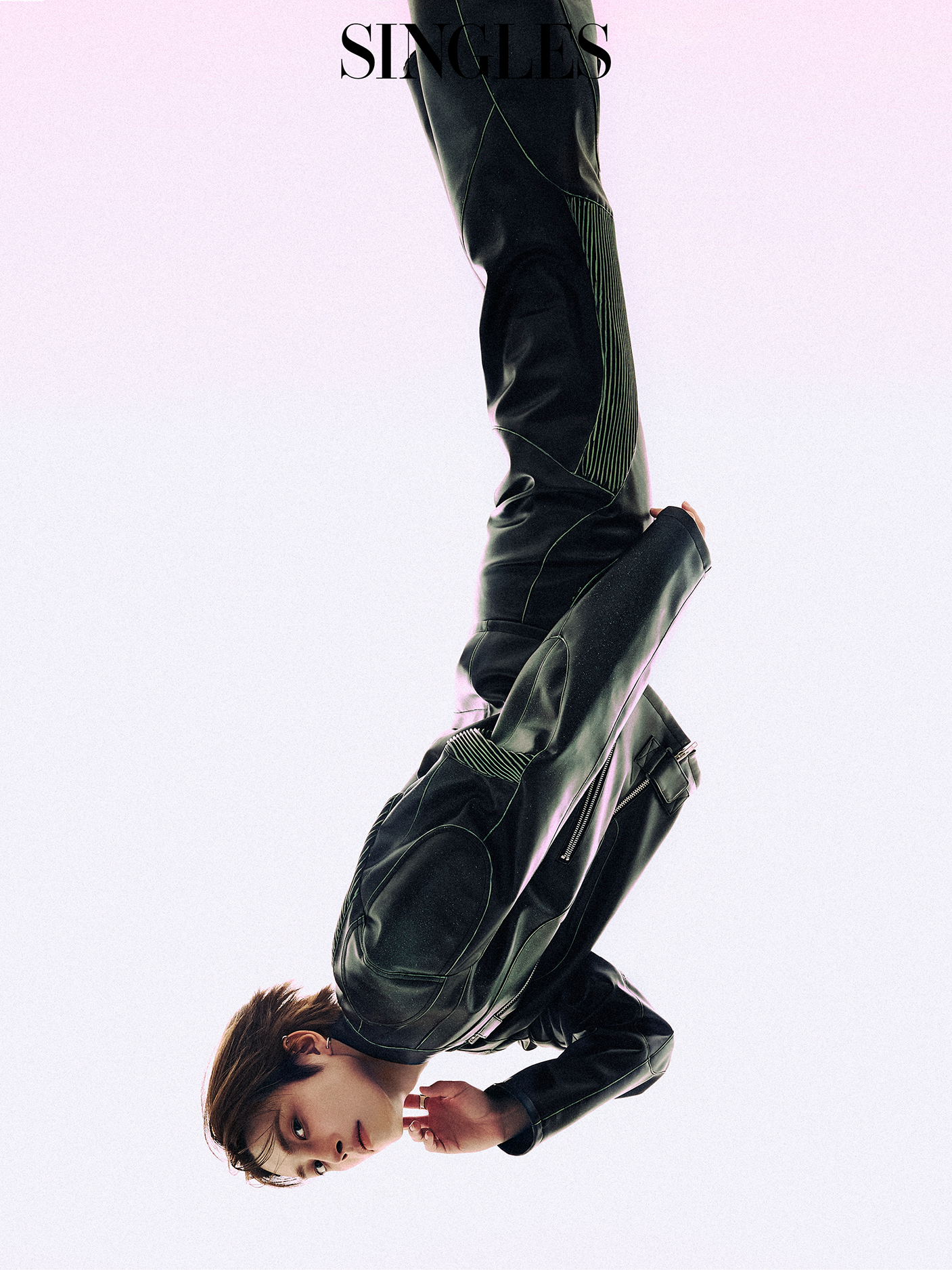 에이티즈 홍중의 싱글즈 12월 호 화보이미지